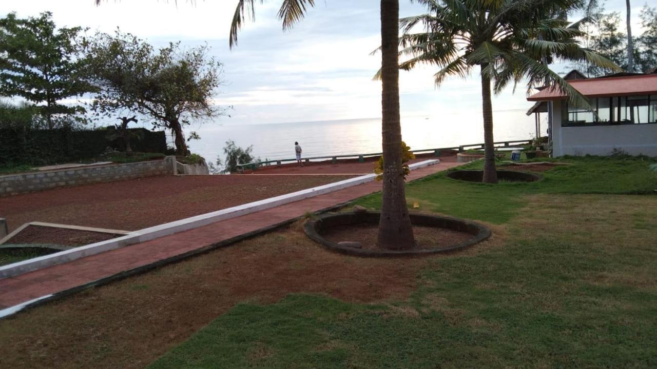 Seashore Beach Resort Varkala Exterior photo