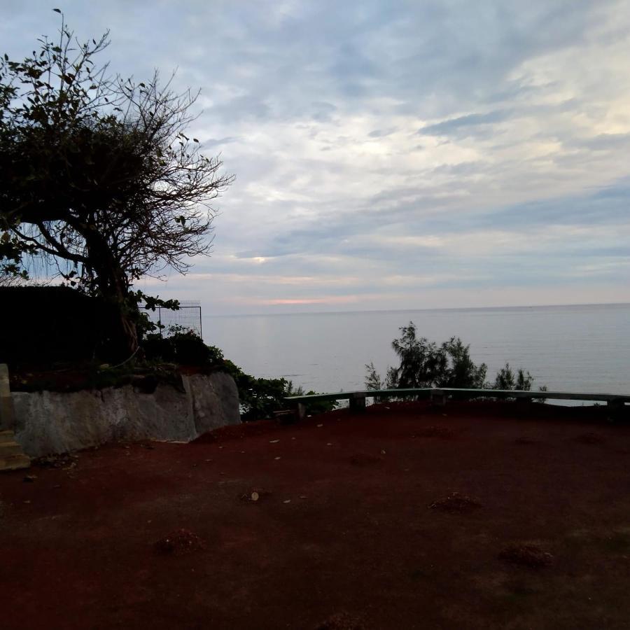 Seashore Beach Resort Varkala Exterior photo